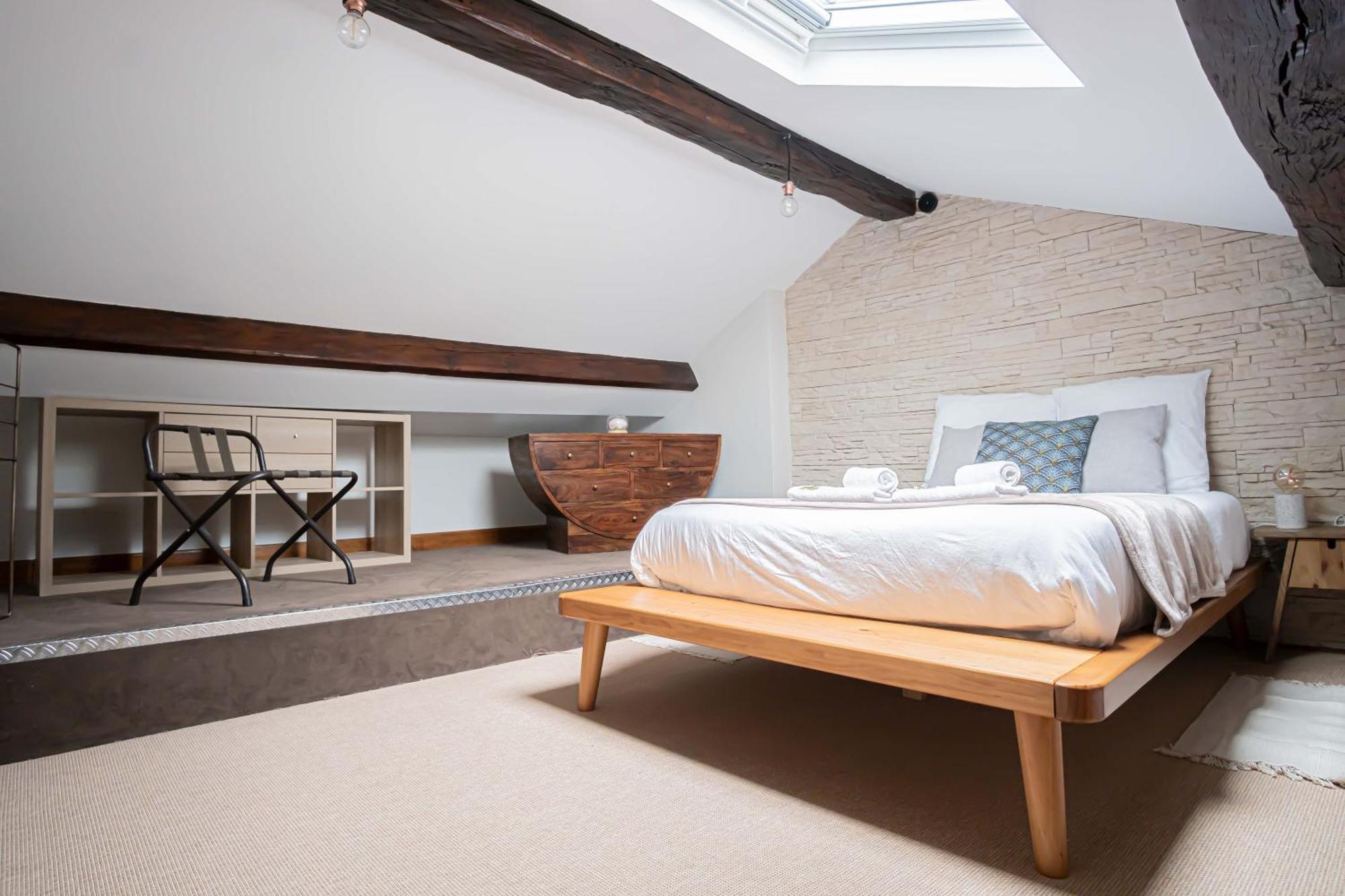 Triplex Cathedrale Parking Gratuit Apartment Reims Exterior foto
